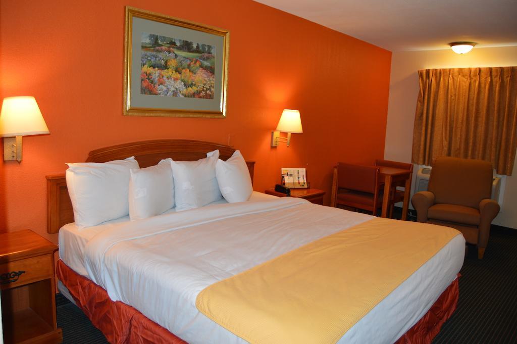 Americas Best Value Inn Gainesville Tx Habitación foto
